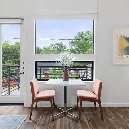 Holly House Apartment Austin Room photo