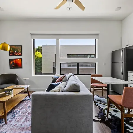 Holly House Apartment Austin Room photo