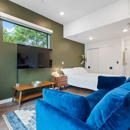 Holly House Apartment Austin Room photo