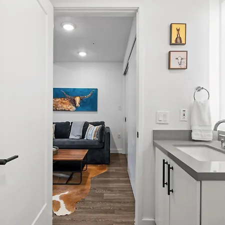 Holly House Apartment Austin Room photo
